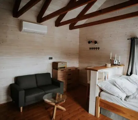 مكان تخييم Glamping Mini-domek Na Paloucku